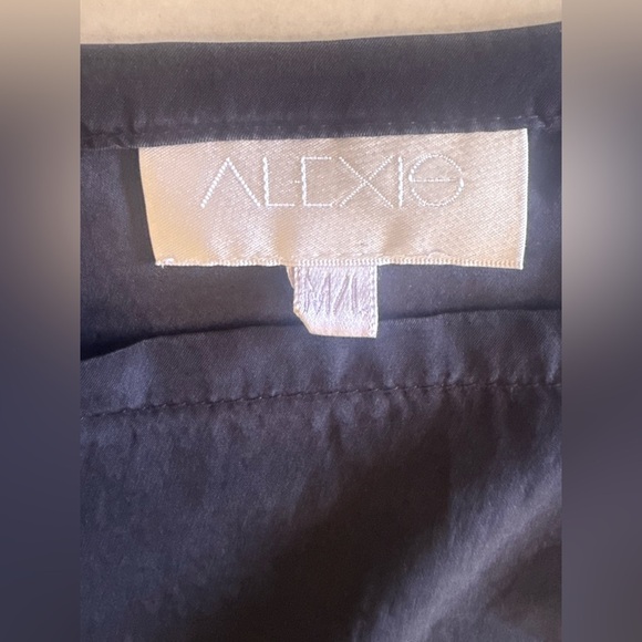 Alexis Silk Black Blouse with Elegant Design sleeve design with ruching detail M - Picture 5 of 8